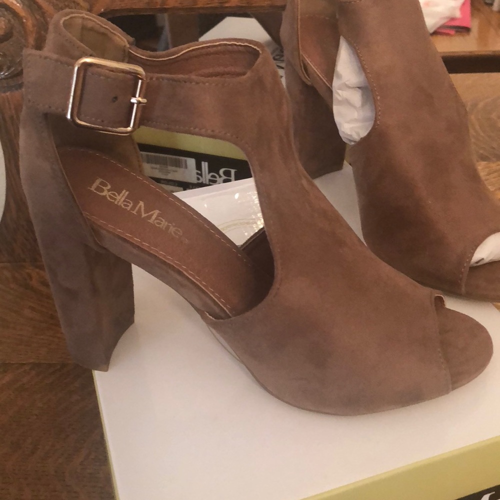 Bella Marie taupe suede shoes Brand new,Never worn